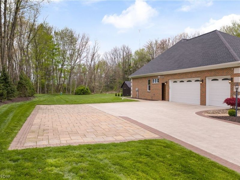8622 Hunters Ridge Run, Wadsworth, OH 44281 Photo 3