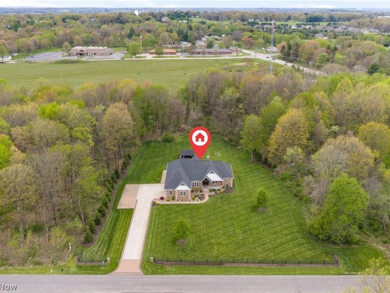 8622 Hunters Ridge Run, Wadsworth, OH 44281 Photo 4