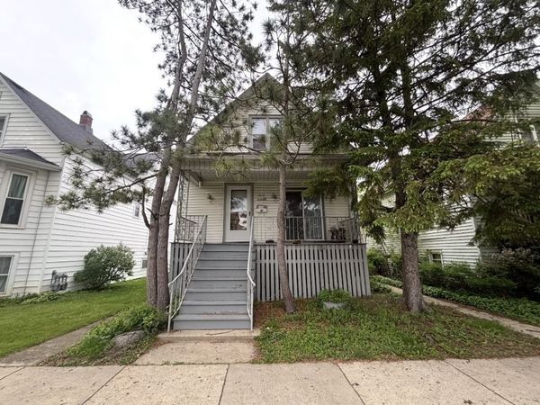 5834 W Byron Street , Chicago, IL 60634