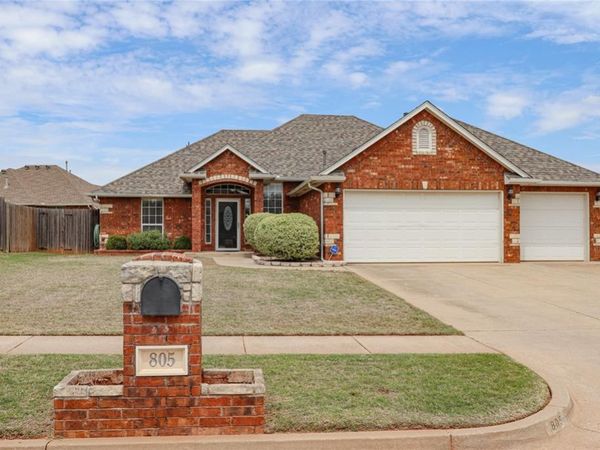805 W Prairie Way, Mustang, OK 73064