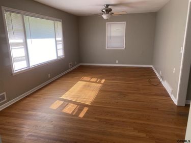 1006 N 76 Street , Omaha, NE 68114