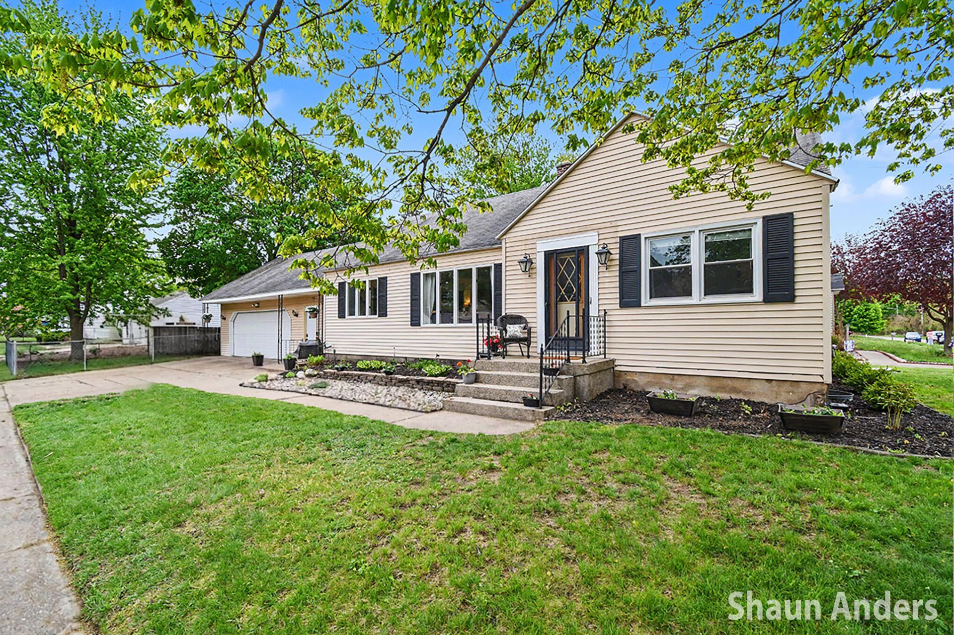 2024 30th Street Sw, Wyoming, MI 49519 Main Photo