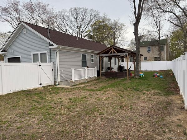 136 Magnolia Drive , Mastic Beach, NY 11951