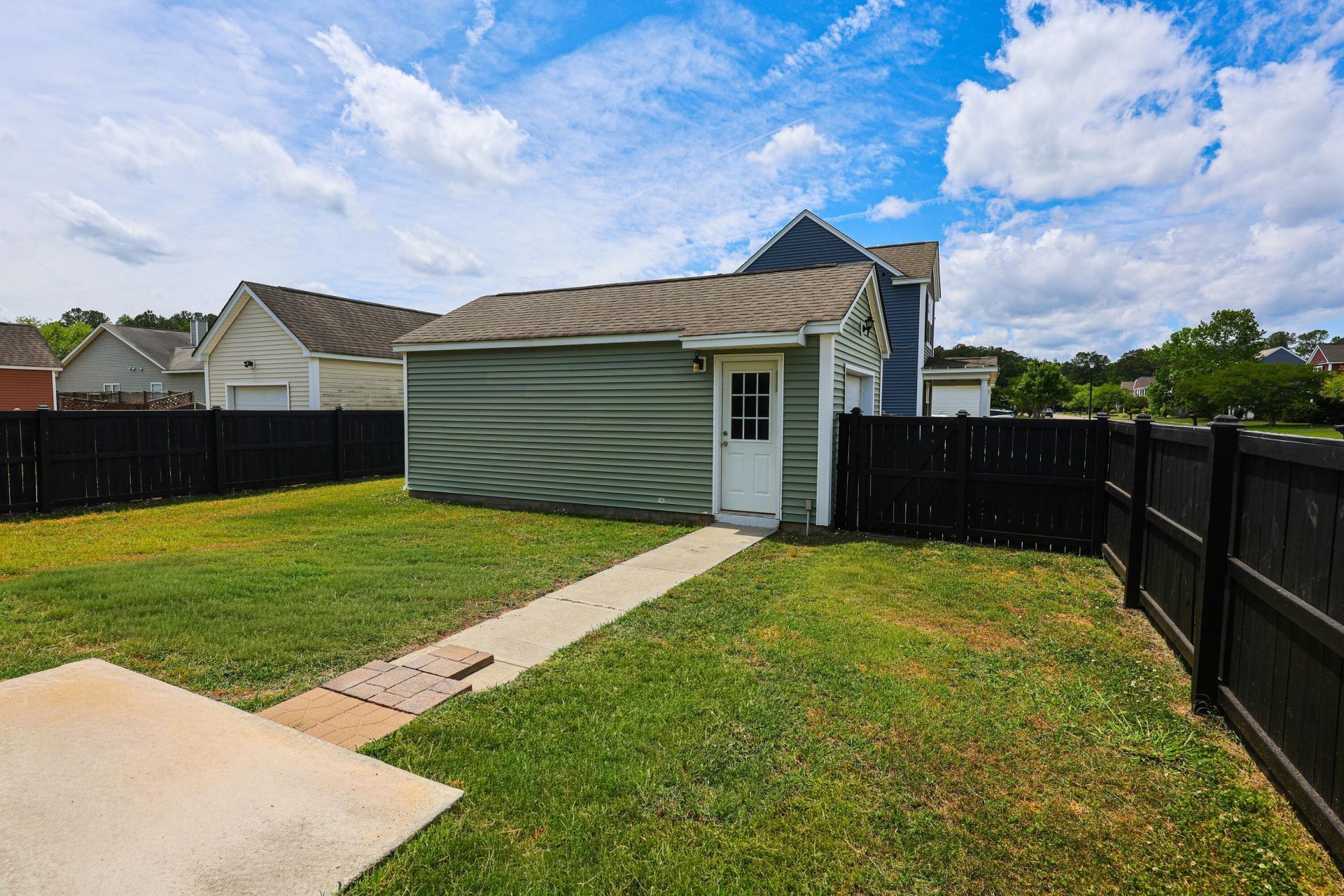 305 Harriswood Lane Photo 16