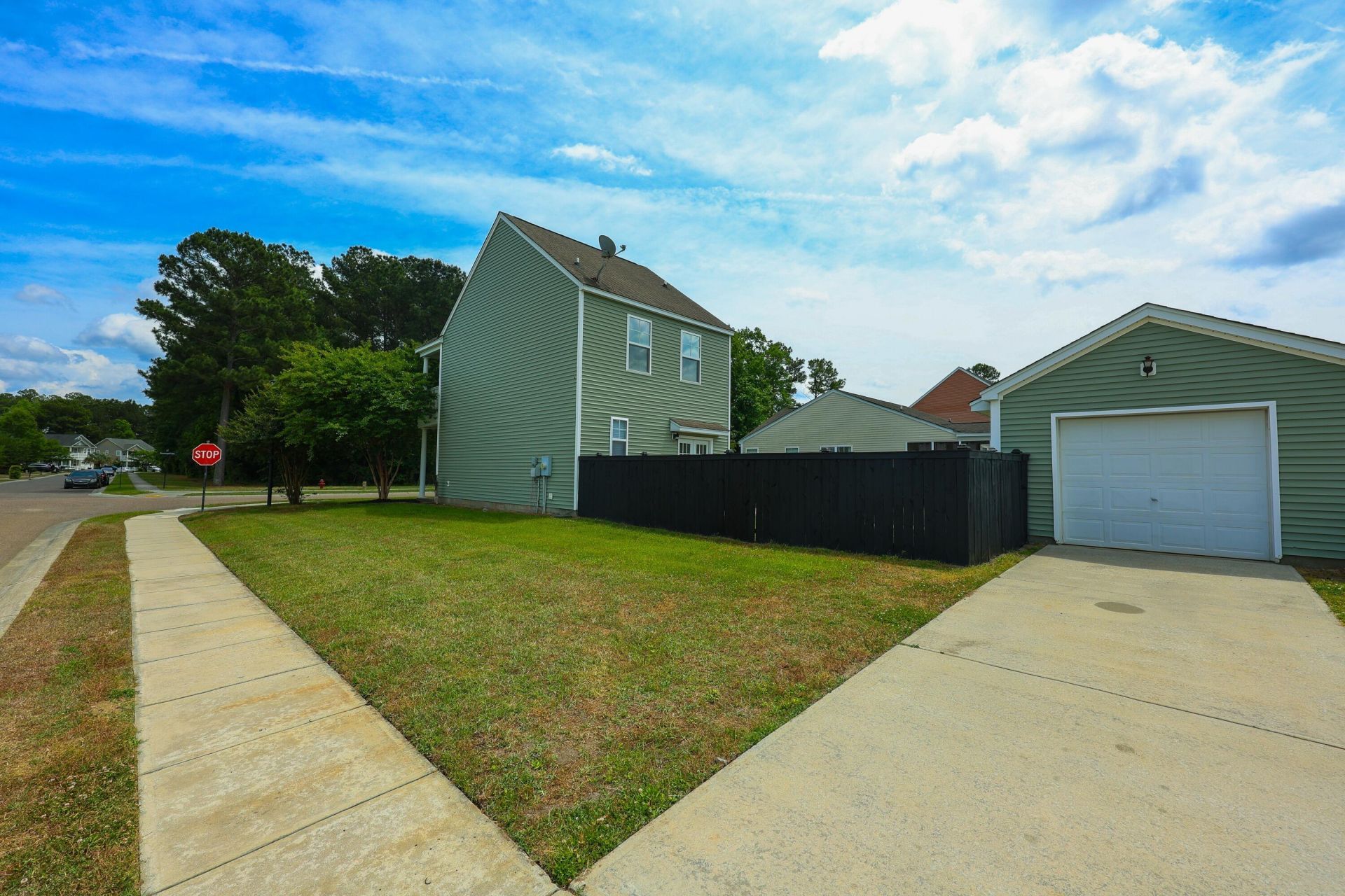305 Harriswood Lane Photo 17