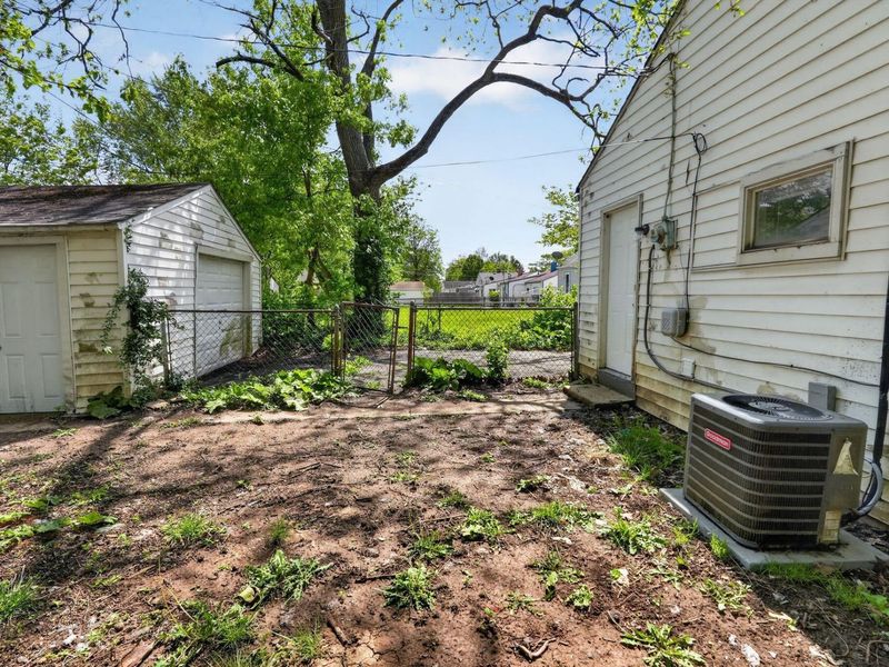3028 Hiawatha Street , Columbus, OH 43224 Photo 9