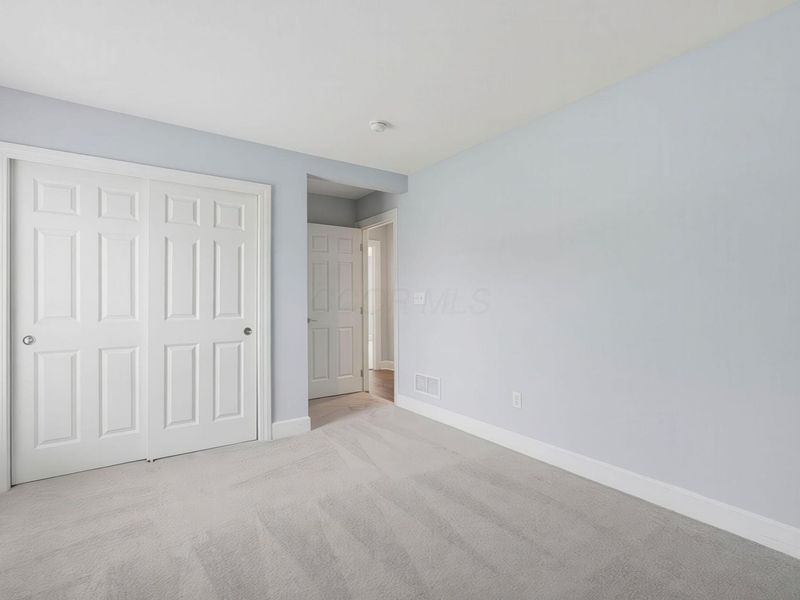 405 Connors Grove , Columbus, OH 43213 Photo 38
