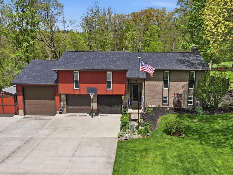 447 Deer Trail Drive , Thornville, OH 43076 Photo 1
