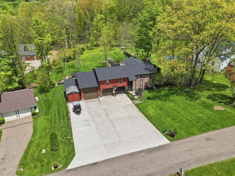 447 Deer Trail Drive , Thornville, OH 43076 Photo 3