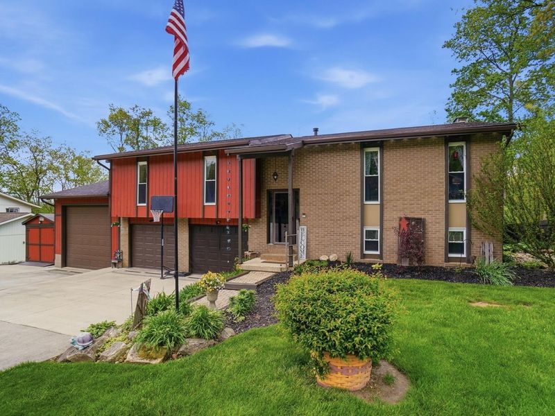 447 Deer Trail Drive , Thornville, OH 43076 Photo 5