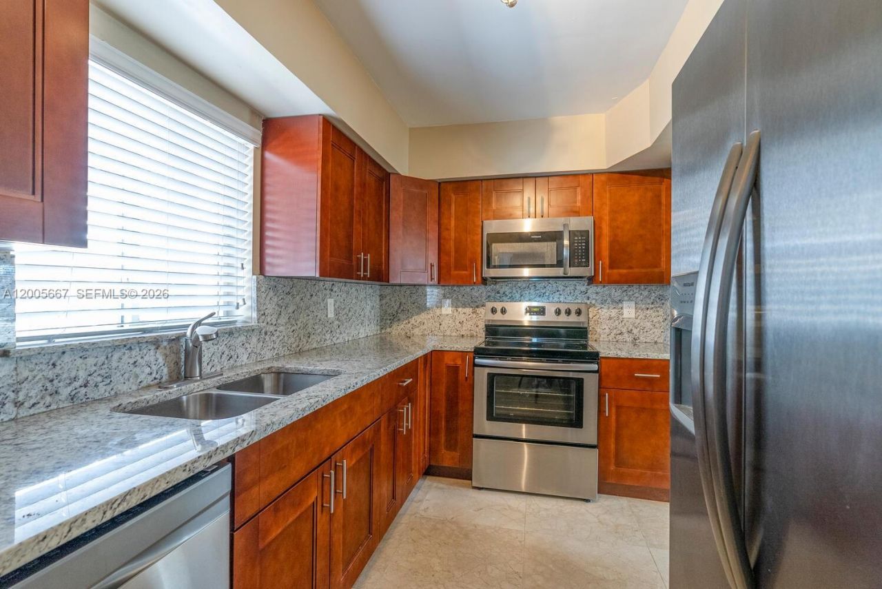 2890 Le Jeune Rd , Unit 2890, Coral Gables, FL 33134 Photo