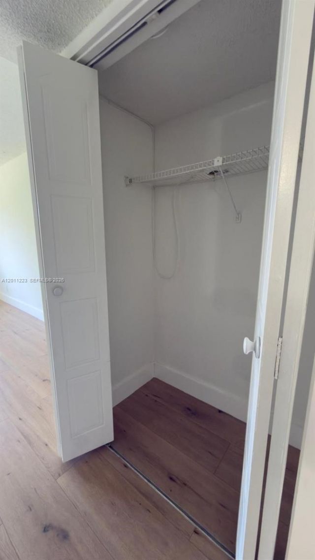 325 Lakeview Dr , Unit 202, Weston, FL 33326 Photo