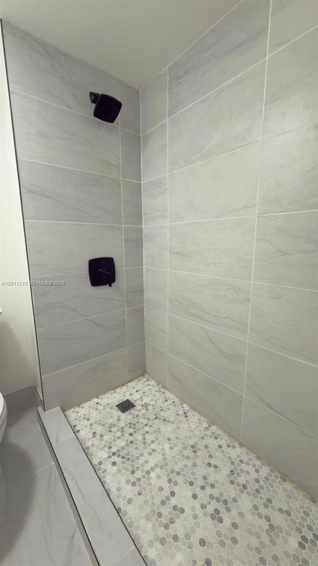 325 Lakeview Dr , Unit 202, Weston, FL 33326 Photo