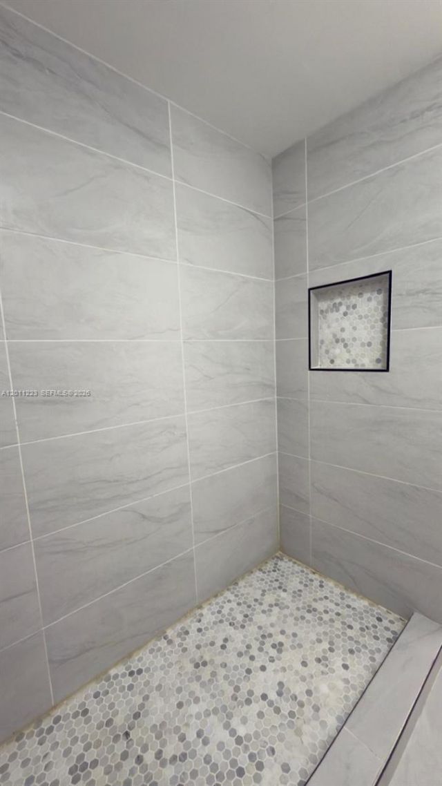 325 Lakeview Dr , Unit 202, Weston, FL 33326 Photo