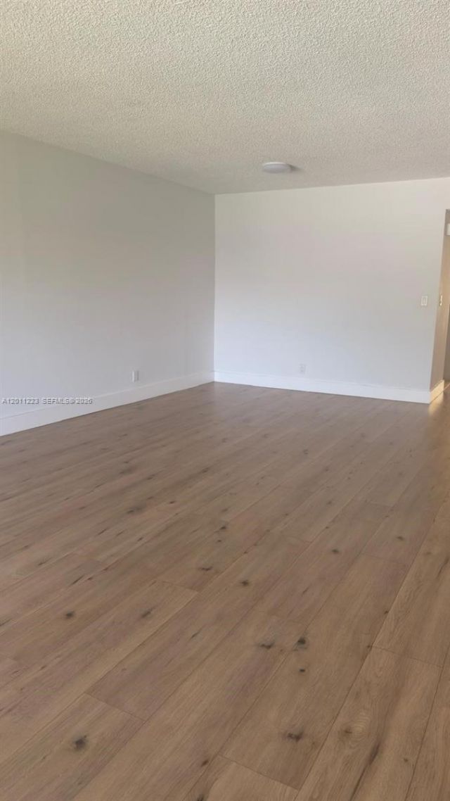 325 Lakeview Dr , Unit 202, Weston, FL 33326 Photo