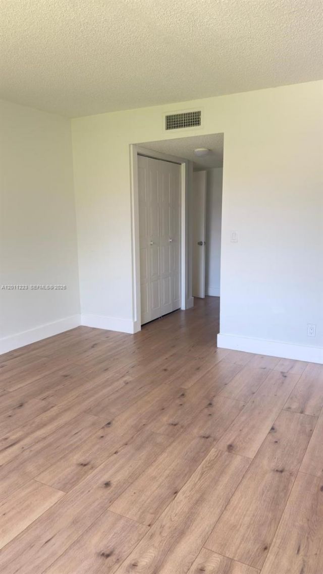 325 Lakeview Dr , Unit 202, Weston, FL 33326 Photo