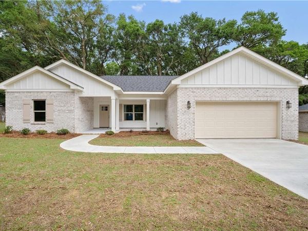 7040 Country Oaks Drive N, Irvington, AL 36544