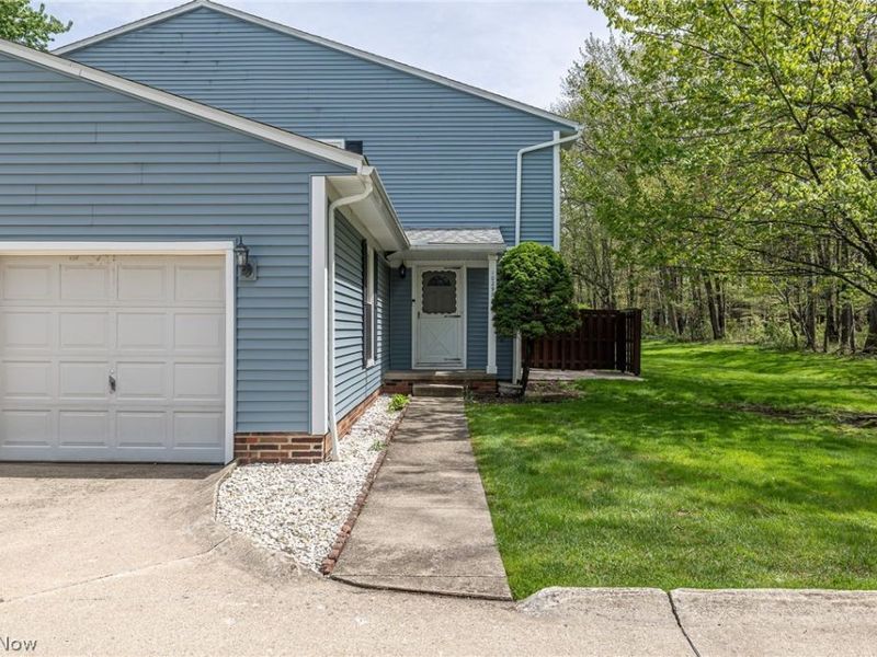 10297 Independence Drive, North Royalton, OH 44133 Photo 1