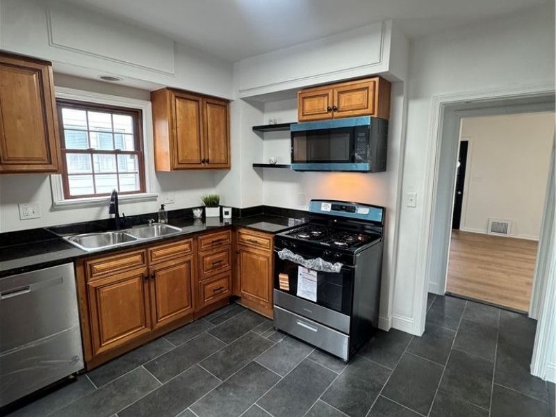 10900 Vernon Avenue, Garfield Heights, OH 44125 Photo 10