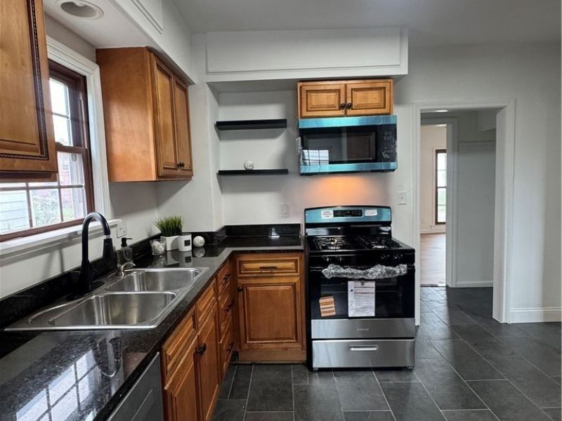 10900 Vernon Avenue, Garfield Heights, OH 44125 Photo 11