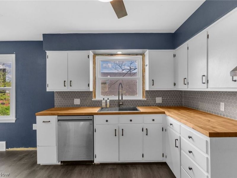 401 E Wilson Avenue , Girard, OH 44420 Photo 9