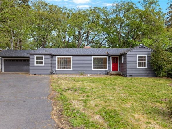 71 Black Oak Drive, Medford, OR 97504