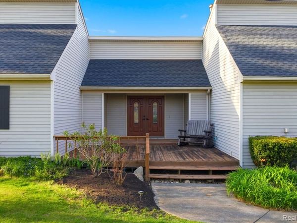 2411 Wixom Trail, Milford Twp, MI 48381
