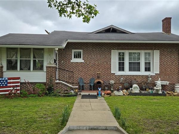 411 W 2nd Street, Coffeyville, KS 67337