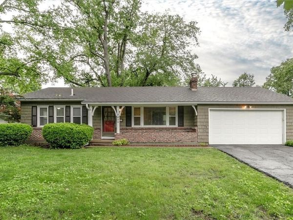 7832 Tomahawk Road, Prairie Village, KS 66208