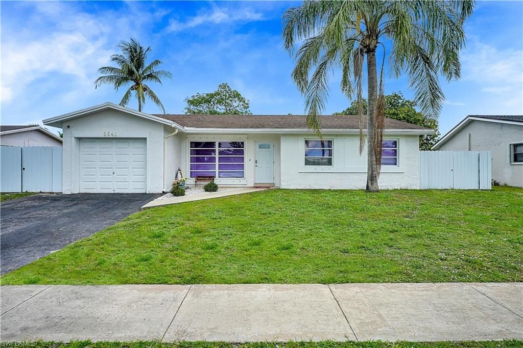 8641 NW 8th St, Pembroke Pines, FL 33024 Photo
