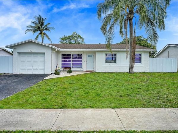 8641 NW 8TH ST , PEMBROKE PINES, FL 33024