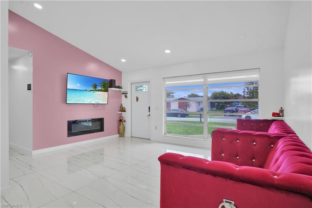 8641 NW 8th St, Pembroke Pines, FL 33024 Photo