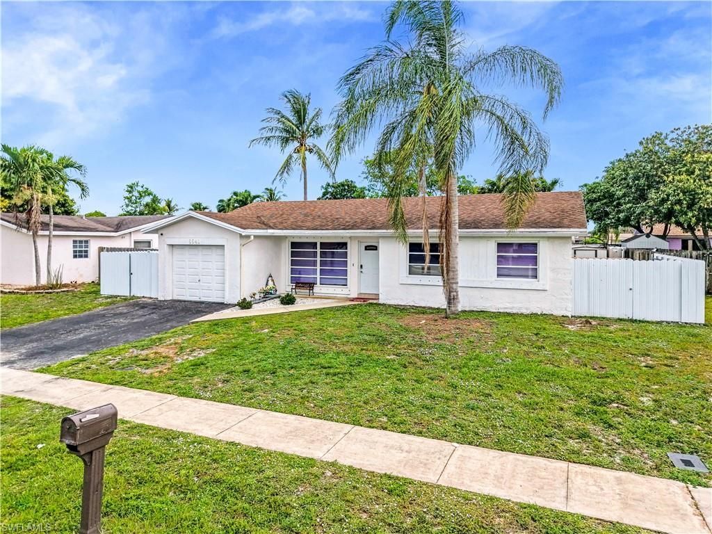 8641 NW 8th St, Pembroke Pines, FL 33024 Photo