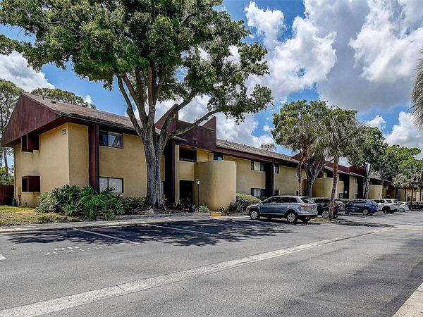 860 S VILLAGE DRIVE N, Unit 106, ST PETERSBURG, FL 33716
