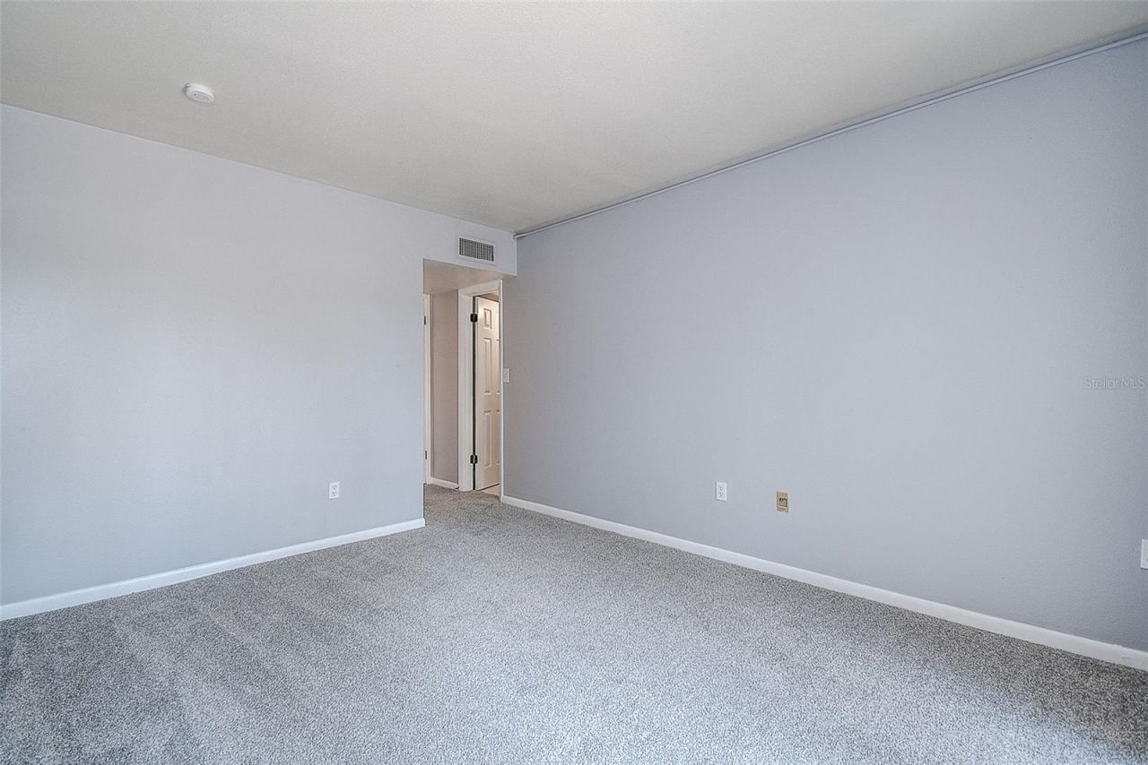 860 S Village Drive N, Unit 106, Saint Petersburg, FL 33716 Photo