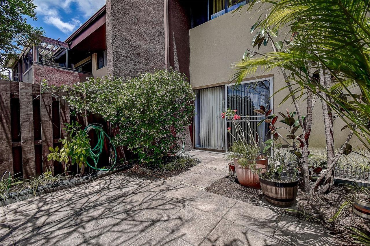 860 S Village Drive N, Unit 106, Saint Petersburg, FL 33716 Photo