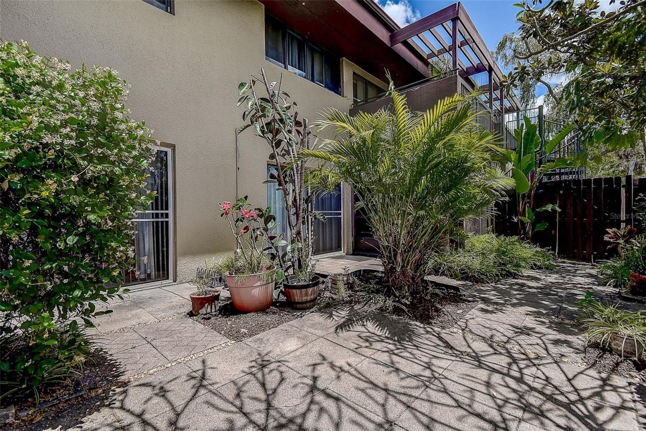 860 S Village Drive N, Unit 106, Saint Petersburg, FL 33716 Photo