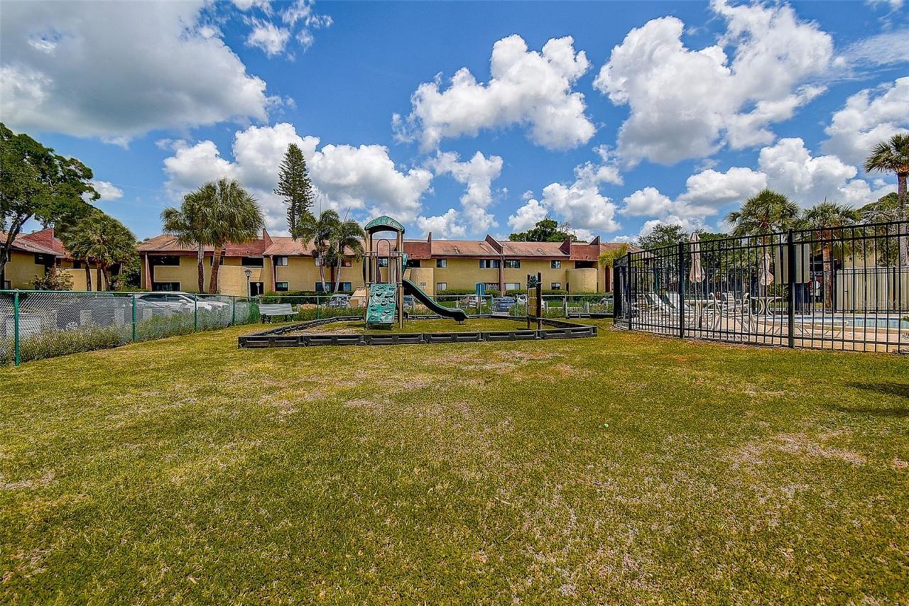 860 S Village Drive N, Unit 106, Saint Petersburg, FL 33716 Photo