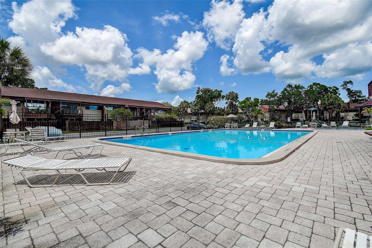 860 S Village Drive N, Unit 106, Saint Petersburg, FL 33716 Photo