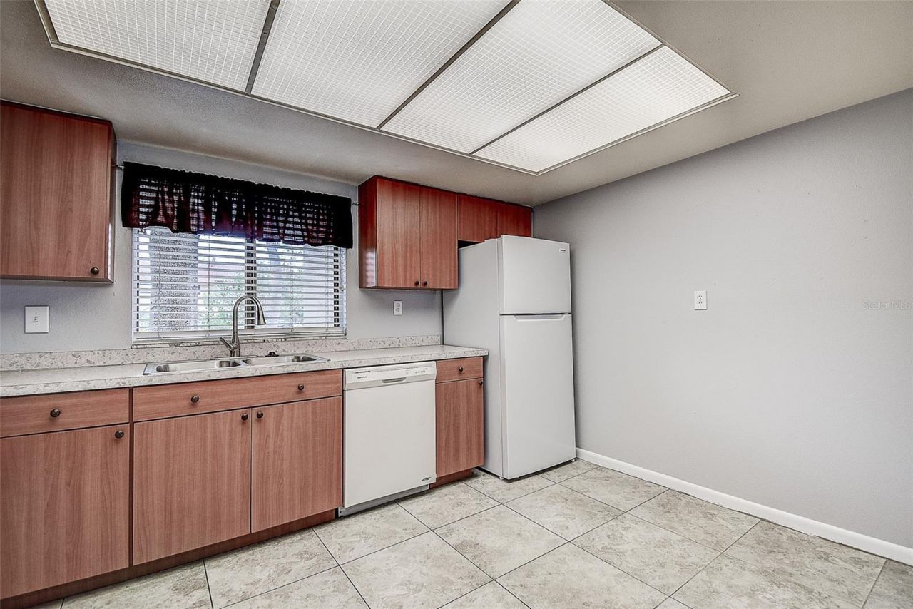 860 S Village Drive N, Unit 106, Saint Petersburg, FL 33716 Photo