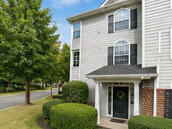 812 Vinings Forest Lane SE, Smyrna, GA 30080