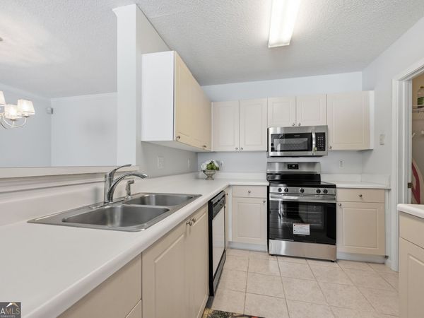 812 Vinings Forest Lane SE, Smyrna, GA 30080
