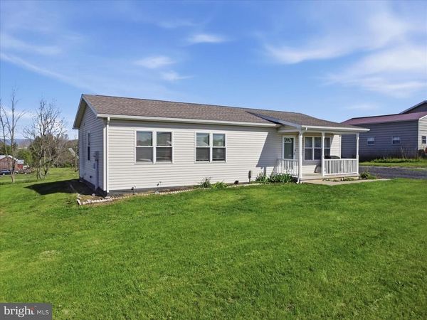 6 WALLEYE DRIVE, SHIPPENSBURG, PA 17257