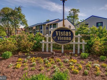 10225 VALENTINO DRIVE , Unit 7224, OAKTON, VA 22124