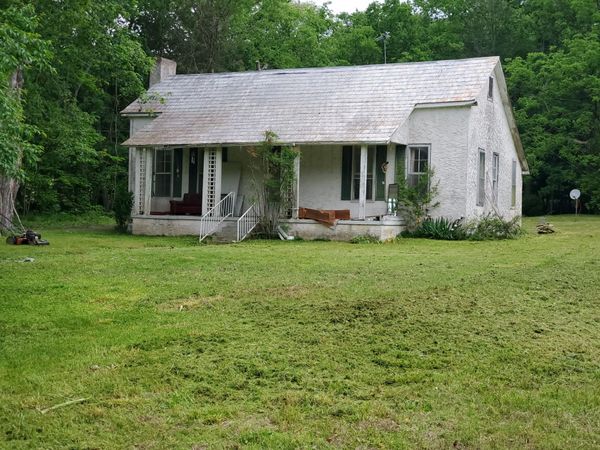 2350 Clifton Tpke , Waynesboro, TN 38485