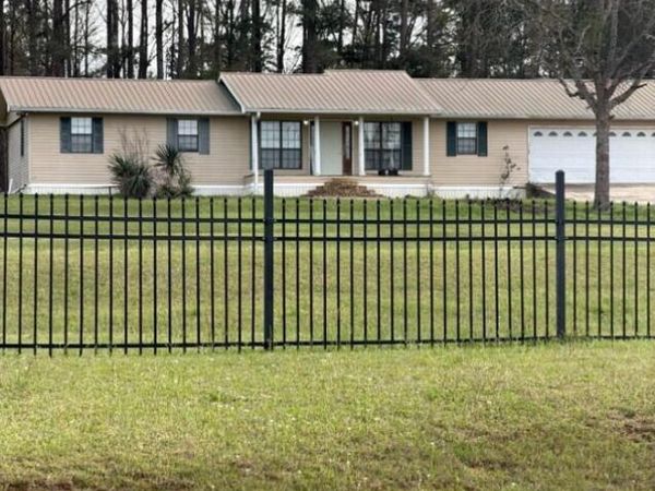 2022 County Road 20 , Louin, MS 39338