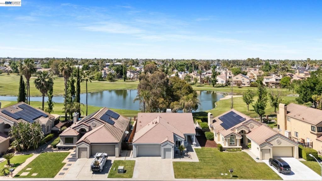 1090 Saint Andrews Dr, Discovery Bay, CA 94505 Main Photo