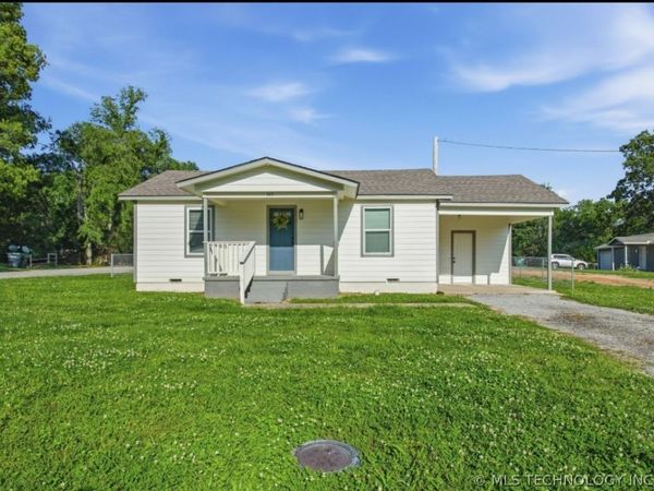 749 S Bluff Street , Tahlequah, OK 74464