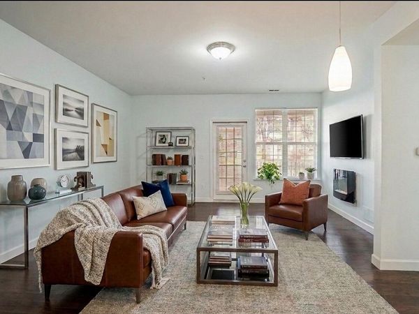 922 W Summerfield Glen Circle, Ann Arbor, MI 48103
