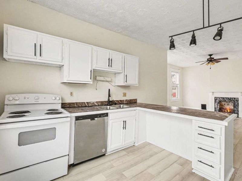 421 Southview Avenue, Cincinnati, OH 45219 Photo 7